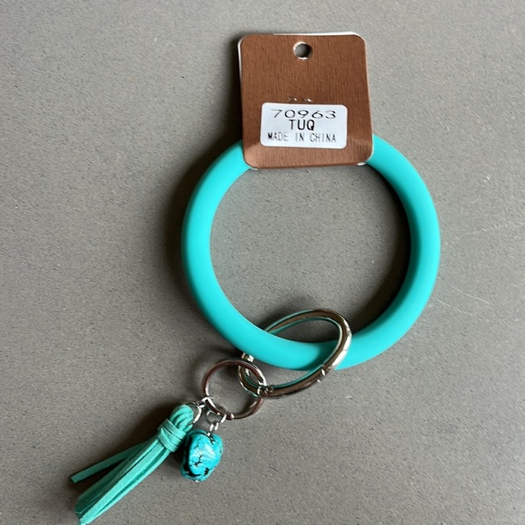 NWT EMMA Turquoise Key Ring Bracelet - Picture 2 of 3